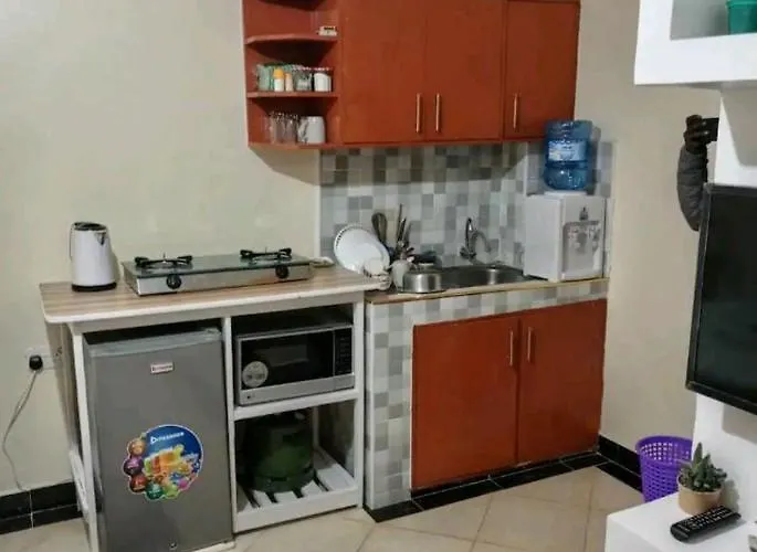 Spacious Studio Near Highway