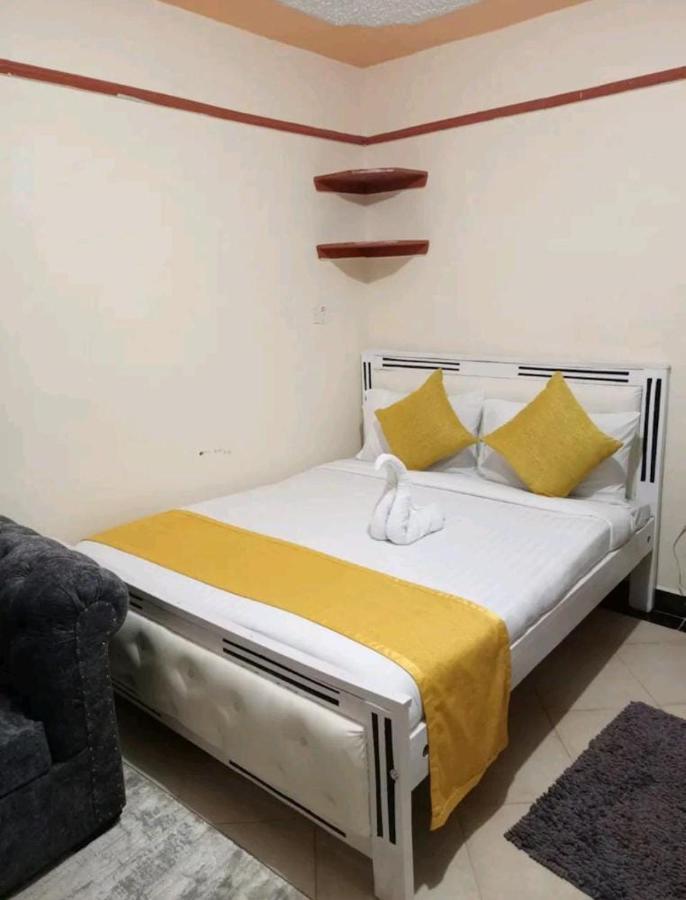 Spacious Near Highway *